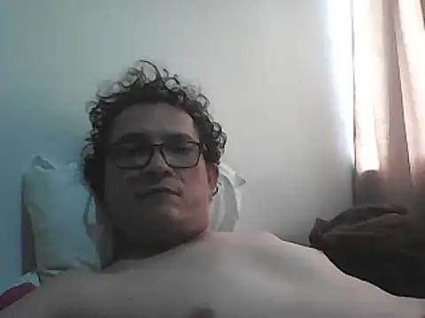 Snapshot of Bombi22 chatting on November 24, 5:23 pm Bombi22 online show from November 24, 5:23 pm