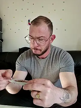 jourdinio13 online show from March 31, 7:31 am