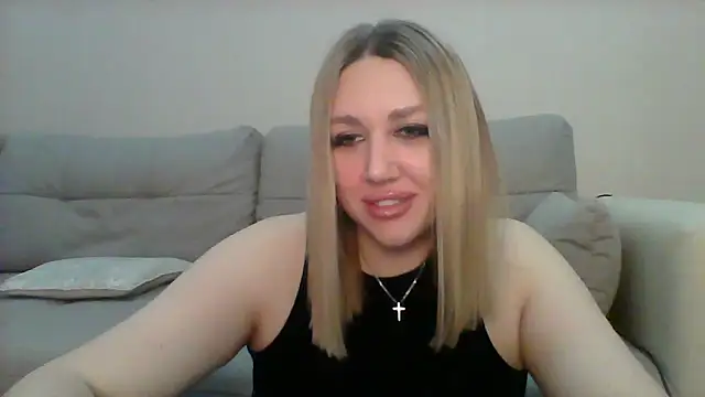 Snapshot of VickyLove047 chatting on September 18, 6:43 pm VickyLove047 online show from September 18, 6:43 pm