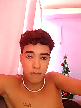 Snapshot of Hot_kleo chatting on January 6, 9:32 pm Hot kleo online show from January 6, 9:32 pm