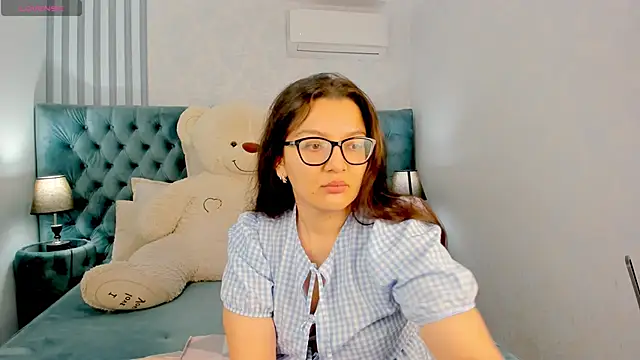 ZarifaBev online show from October 18, 1:56 pm