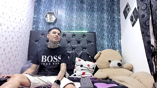 exotic hot couple online show from February 27, 9:59 pm