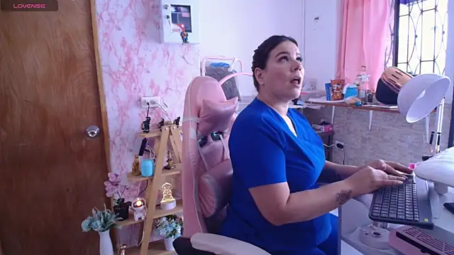 Snapshot of LucyanaSilva chatting on August 4, 4:53 pm LucyanaSilva online show from August 4, 4:53 pm