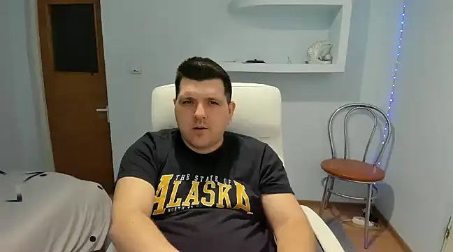 Snapshot of JasonJacks chatting on January 2, 11:31 am JasonJacks online show from January 2, 11:31 am