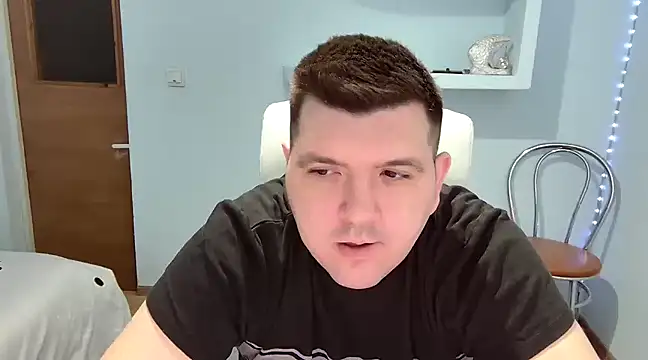 Snapshot of JasonJacks chatting on February 5, 3:45 am JasonJacks online show from February 5, 3:45 am