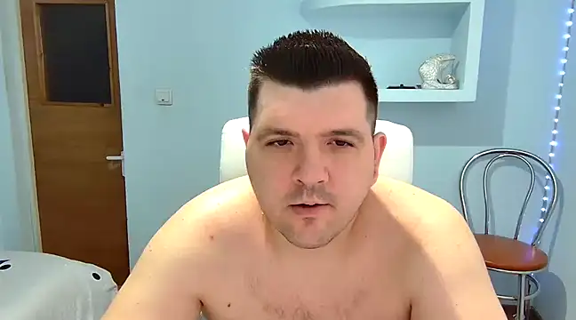 Snapshot of JasonJacks chatting on February 6, 7:35 am JasonJacks online show from February 6, 7:35 am