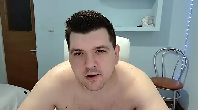 Snapshot of JasonJacks chatting on February 20, 5:01 am JasonJacks online show from February 20, 5:01 am