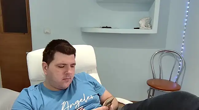 Snapshot of JasonJacks chatting on February 27, 1:38 pm JasonJacks online show from February 27, 1:38 pm