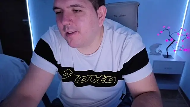 Snapshot of JasonJacks chatting on November 2, 4:04 am JasonJacks online show from November 2, 4:04 am