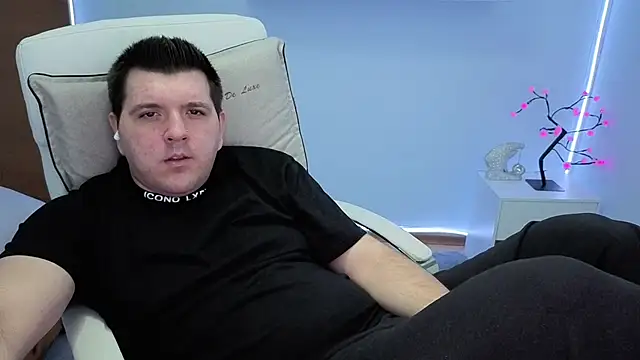 Snapshot of JasonJacks chatting on November 12, 3:51 am JasonJacks online show from November 12, 3:51 am