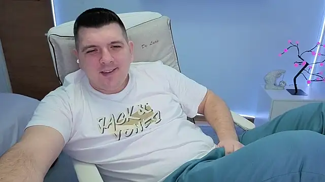 Snapshot of JasonJacks chatting on November 15, 5:27 am JasonJacks online show from November 15, 5:27 am