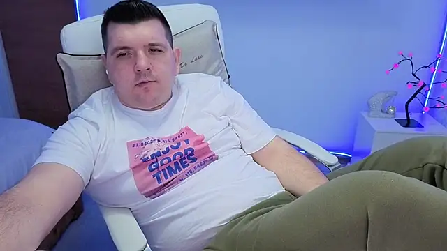 Snapshot of JasonJacks chatting on November 20, 4:01 am JasonJacks online show from November 20, 4:01 am