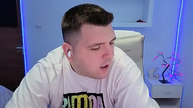 Snapshot of JasonJacks chatting on December 14, 4:29 am JasonJacks online show from December 14, 4:29 am