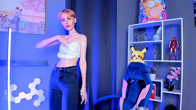 AlmeWood online show from December 20, 6:02 pm