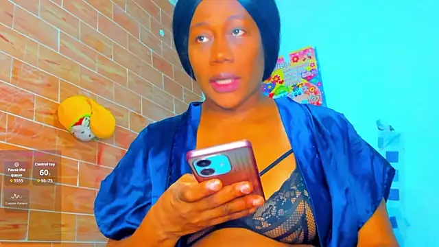 yonsol abril online show from February 14, 7:10 pm