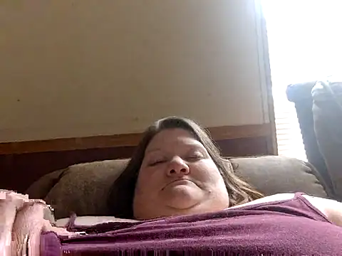 Snapshot of chrissybear84 chatting on February 18, 6:59 pm chrissybear84 online show from February 18, 6:59 pm