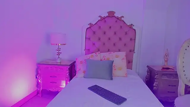 rebeca watsson online show from November 21, 11:42 am