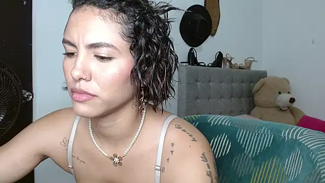 Sexy Lia  online show from May 22, 3:35 am
