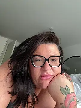 Snapshot of StrawberrySexx chatting on January 24, 10:32 am StrawberrySexx online show from January 24, 10:32 am