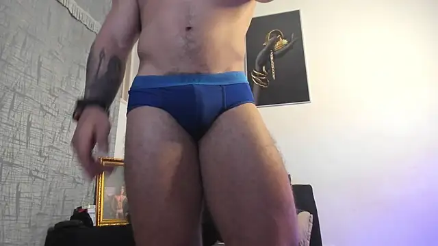 Snapshot of vincent_carusso94 chatting on April 21, 1:42 am vincent carusso94 online show from April 21, 1:42 am