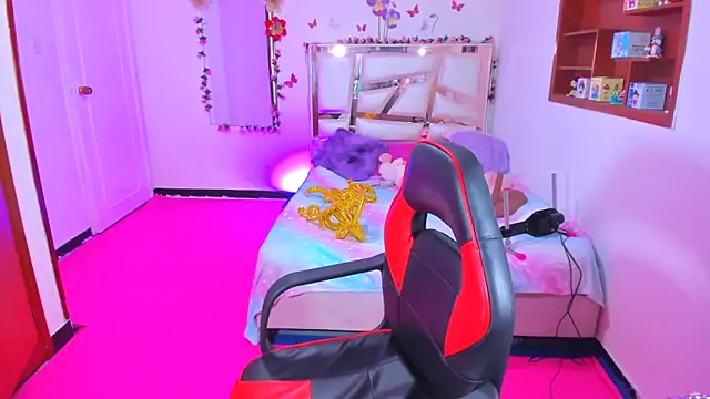 perlabeautiful online show from March 9, 11:31 pm