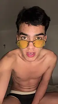 snakeeboy online show from March 1, 4:58 am