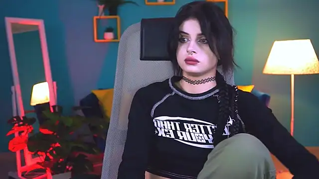 Snapshot of JadeCastle_ chatting on October 6, 5:21 pm JadeCastle online show from October 6, 5:21 pm