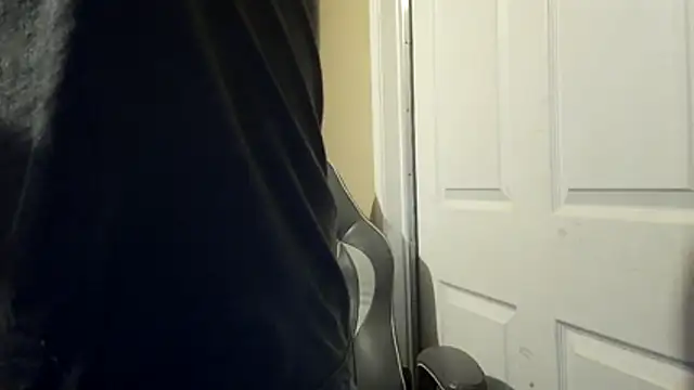 Huntzg23 online show from April 3, 11:14 pm