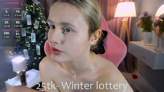 Snapshot of Molly_Toads chatting on December 31, 2:36 pm Molly Toads online show from December 31, 2:36 pm