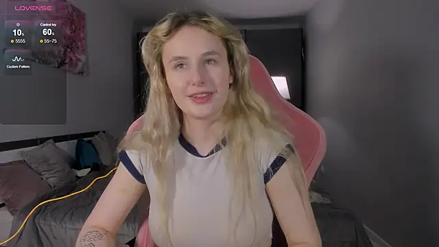 Snapshot of Molly_Toads chatting on January 21, 9:15 pm Molly Toads online show from January 21, 9:15 pm