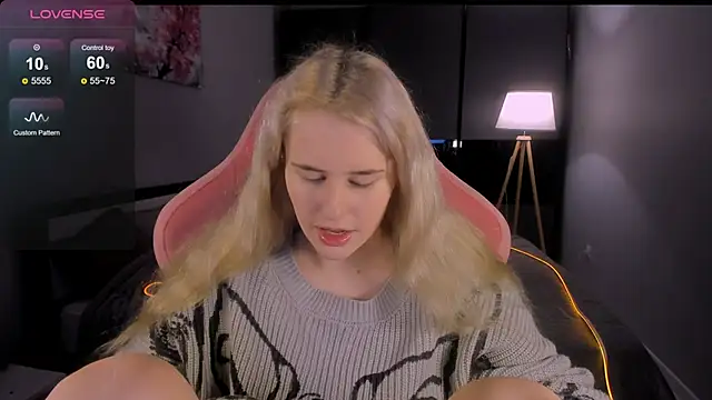 Snapshot of Molly_Toads chatting on February 3, 5:18 am Molly Toads online show from February 3, 5:18 am