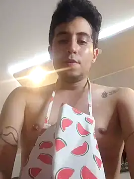 Snapshot of GamerQuinn chatting on December 19, 5:40 pm GamerQuinn online show from December 19, 5:40 pm