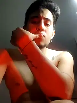 Snapshot of GamerQuinn chatting on December 26, 12:46 am GamerQuinn online show from December 26, 12:46 am