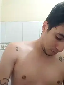 Snapshot of GamerQuinn chatting on December 27, 5:48 pm GamerQuinn online show from December 27, 5:48 pm