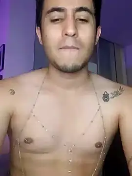 Snapshot of GamerQuinn chatting on January 13, 2:11 pm GamerQuinn online show from January 13, 2:11 pm