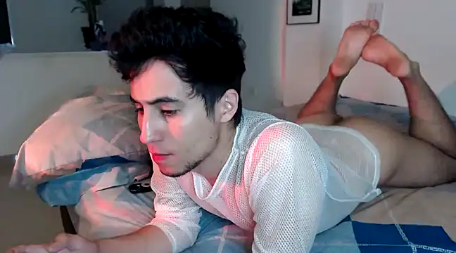 Snapshot of GamerQuinn chatting on January 23, 1:24 pm GamerQuinn online show from January 23, 1:24 pm