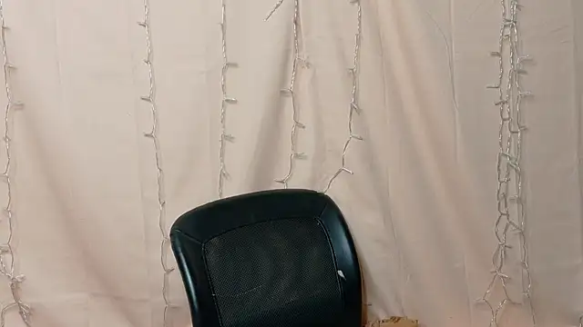 leenieb88 online show from February 9, 1:11 am