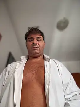 SecretlyDD online show from October 2, 8:10 am