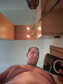 SecretlyDD online show from April 3, 1:20 pm