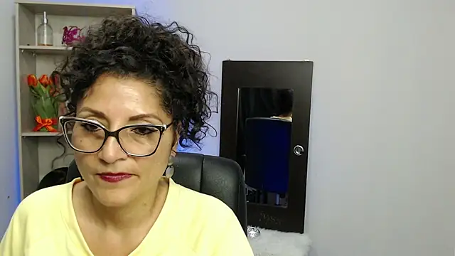 arianna ros3 online show from February 8, 6:33 pm