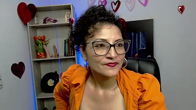 arianna ros3 online show from February 13, 7:10 pm