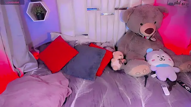 Aileen 18 online show from April 11, 6:51 am