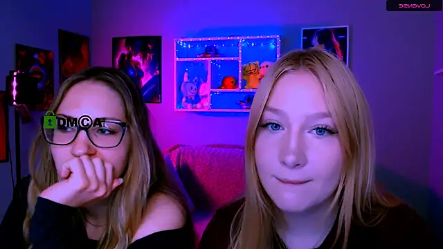 playful sophie online show from April 15, 7:32 pm