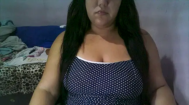 Snapshot of Paolaa_hoot chatting on December 31, 6:27 am Paolaa hoot online show from December 31, 6:27 am