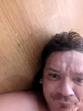 Snapshot of biggnipz chatting on December 16, 11:07 pm biggnipz online show from December 16, 11:07 pm