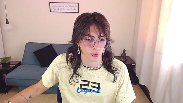 Snapshot of andreey50 chatting on January 8, 8:18 pm andreey50 online show from January 8, 8:18 pm