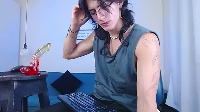 Snapshot of andreey50 chatting on January 9, 11:34 pm andreey50 online show from January 9, 11:34 pm