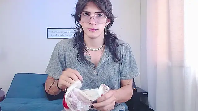 Snapshot of andreey50 chatting on January 13, 8:04 pm andreey50 online show from January 13, 8:04 pm