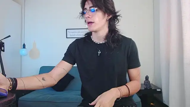 Snapshot of andreey50 chatting on February 11, 1:09 pm andreey50 online show from February 11, 1:09 pm