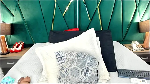 Tamara Myller online show from April 1, 1:41 pm